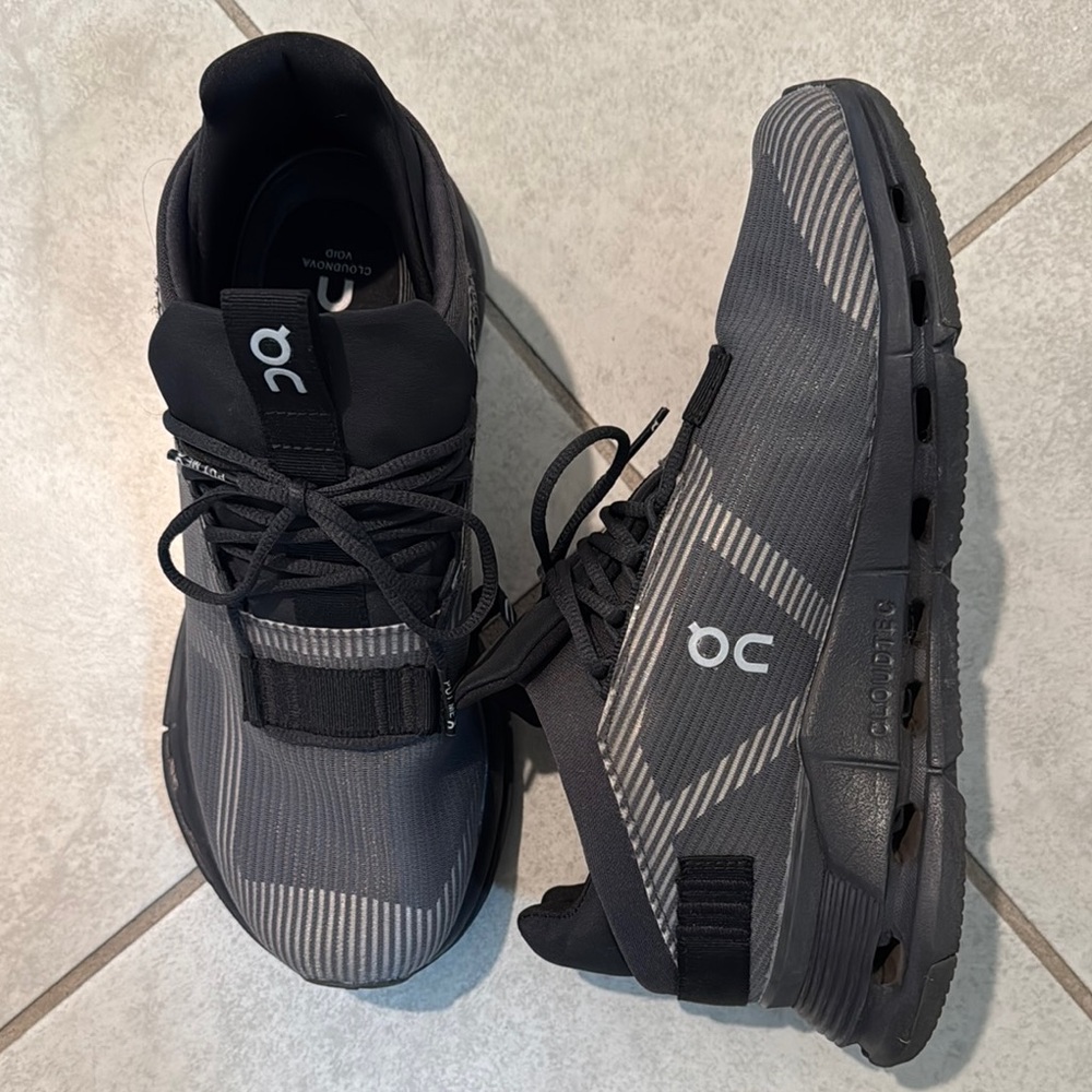On Running Women’s Black Athletic Shoes